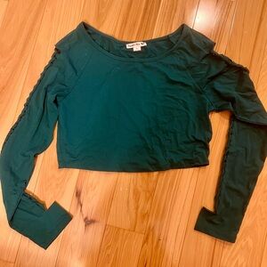 Young women’s (juniors) long sleeve crop top